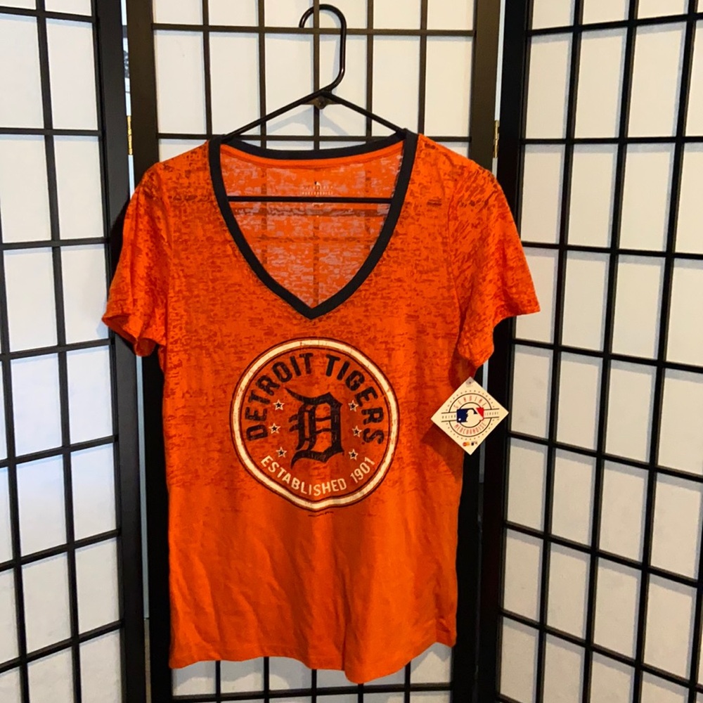 Tigers burnout tee size M